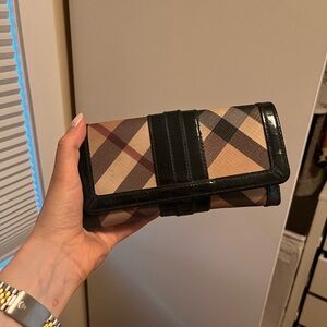 Burberry nova check wallet